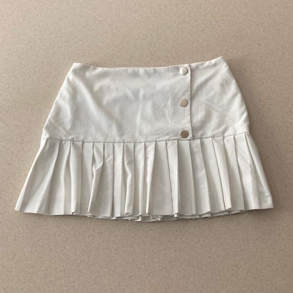 Zara White Skorts with Pleats and Buttons Women Size Large - Picture 1 of 11